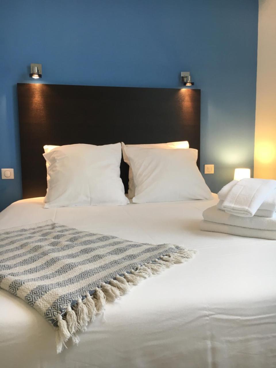 Les Bains Boyardville - Hotel Et Restaurant Exteriör bild