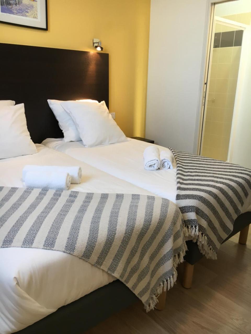 Les Bains Boyardville - Hotel Et Restaurant Exteriör bild